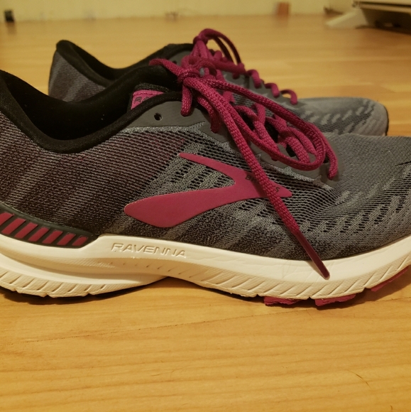 brooks ravenna 10 womens size 7.5